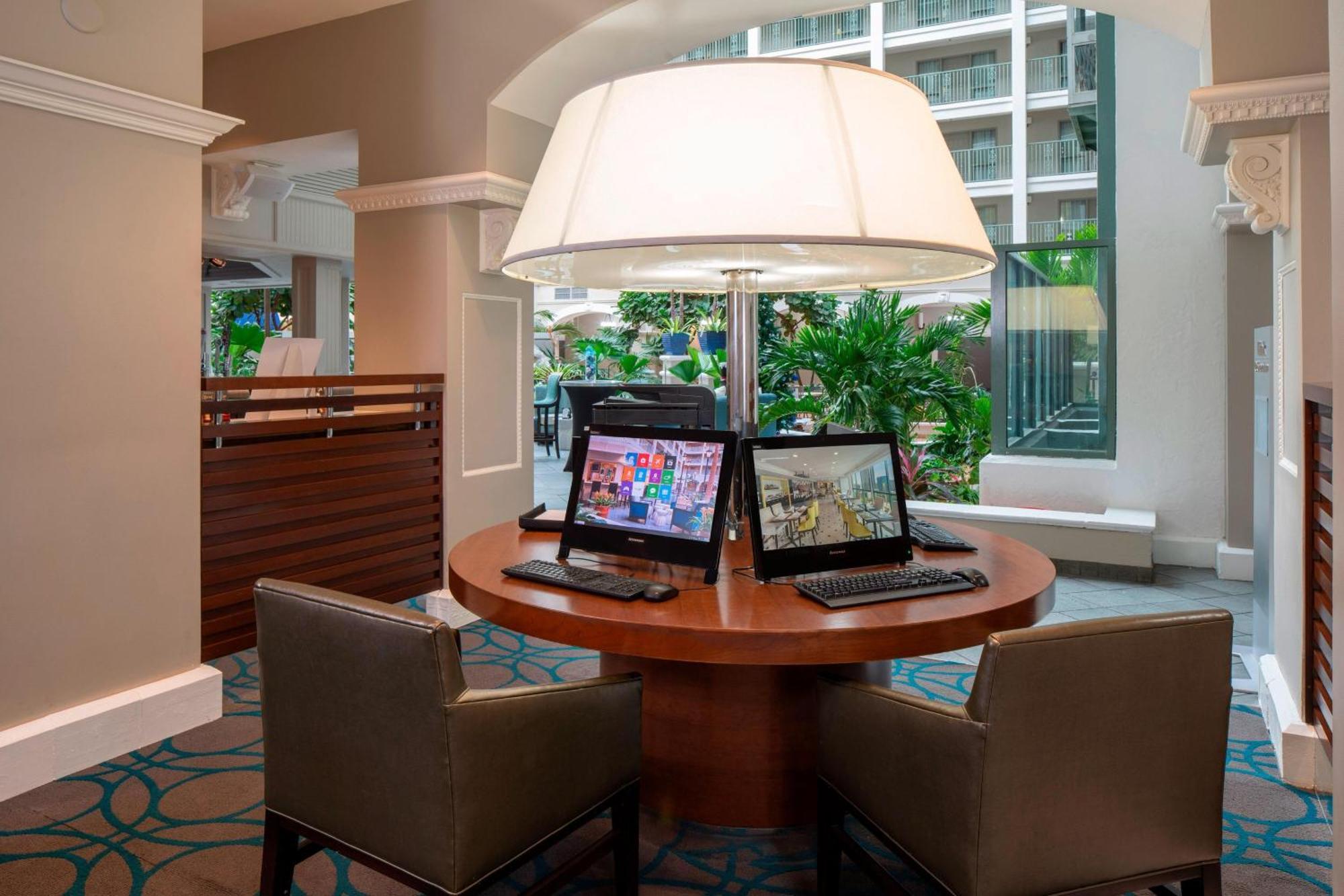 Sheraton Suites Fort Lauderdale At Cypress Creek Екстер'єр фото