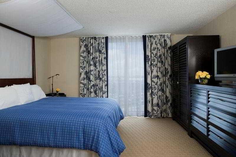 Sheraton Suites Fort Lauderdale At Cypress Creek Номер фото